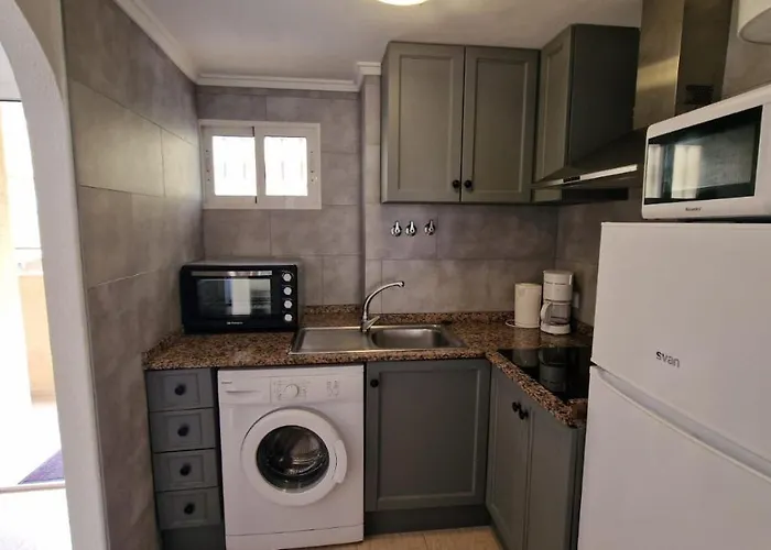 Appartamento Lovely One Bedroom Unit With Balcony And Pool