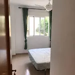 Lovely One Bedroom Unit With Balcony And Pool Apartment *
