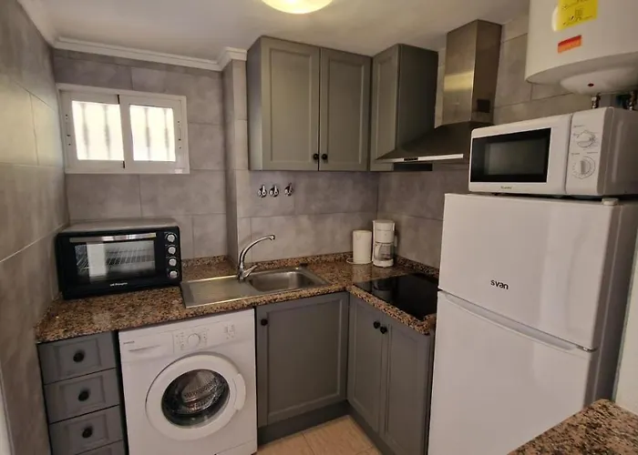 Lovely One Bedroom Unit With Balcony And Pool Apartman *