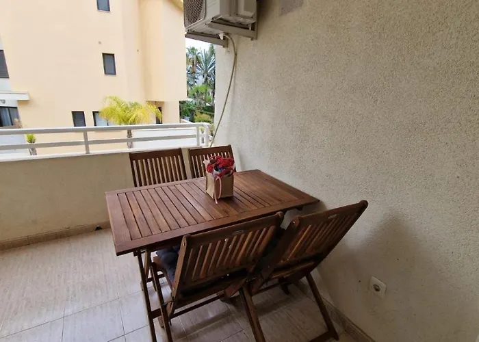 Lovely One Bedroom Unit With Balcony And Pool Apartman *