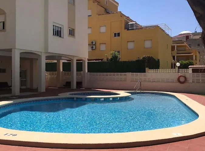 Lovely One Bedroom Unit With Balcony And Pool Apartman